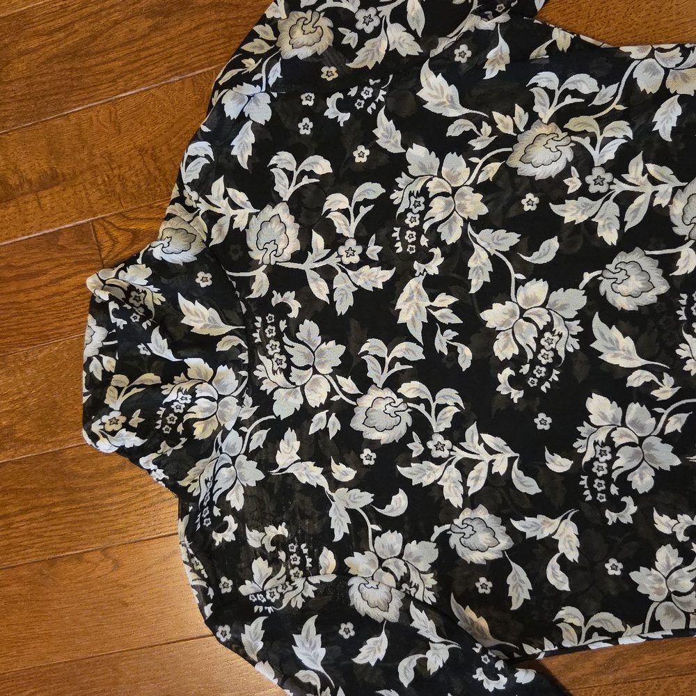 WHBM Floral Top - Picture 2 of 6